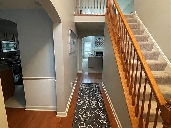 3rd image of 8892 Oakbrook Cir