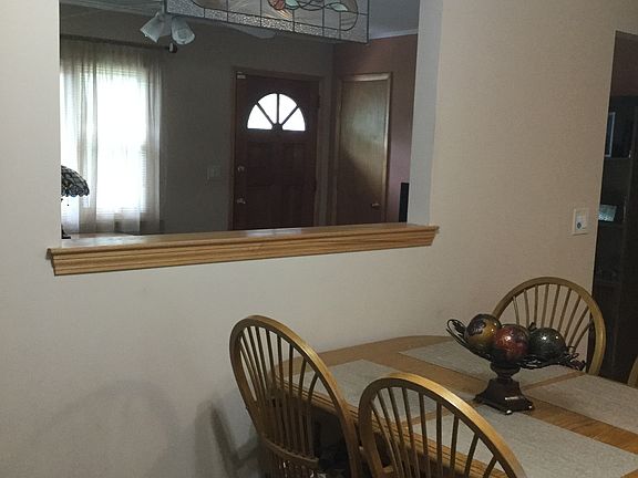 3rd image of 85 E Masem Sq