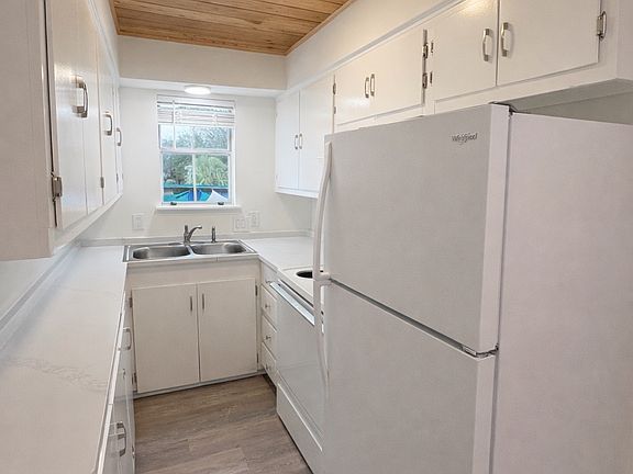 3rd image of 229 Keller St #C