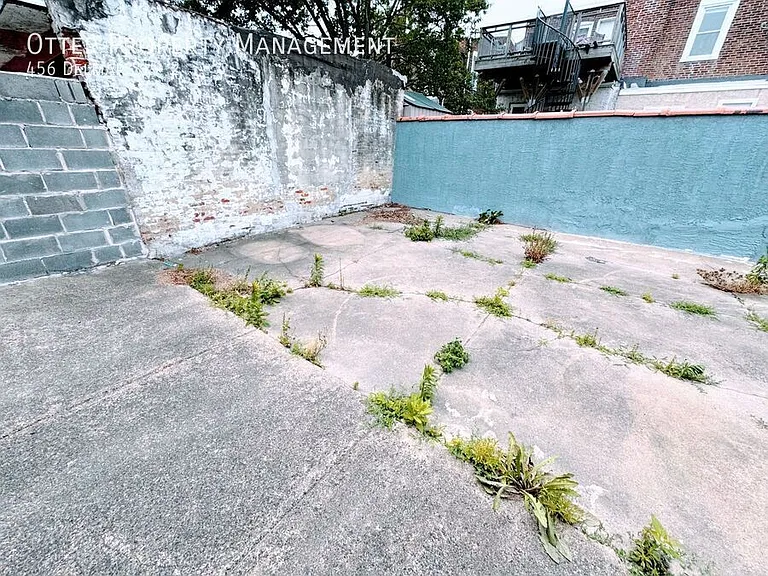 456 Delmar St #2 — Photo 33