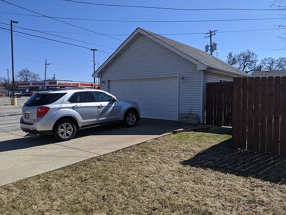 4th image of 3101 Chicago Pl