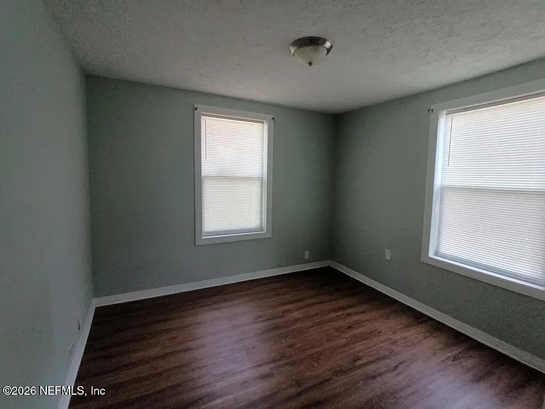 2542 Wilcox St — Photo 9