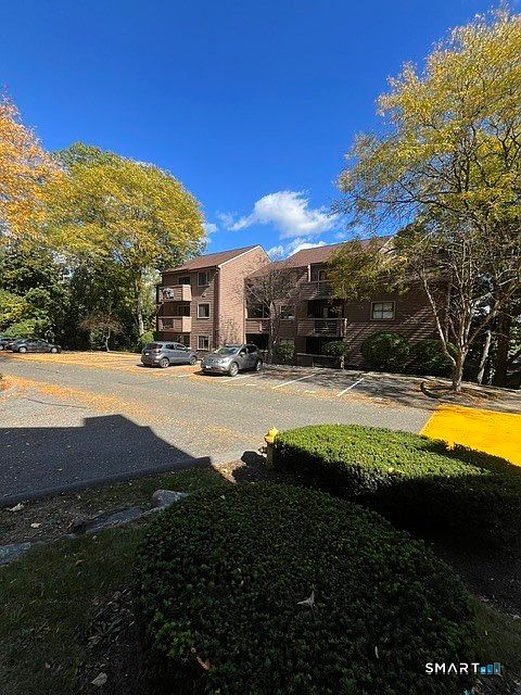 1st image of 166 Old Brookfield Road #20B2