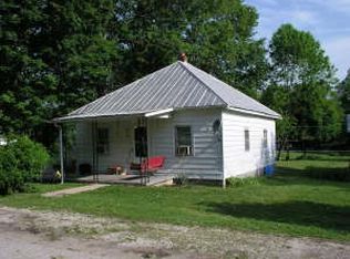83 Liberty St, Mitchell, IN 47446