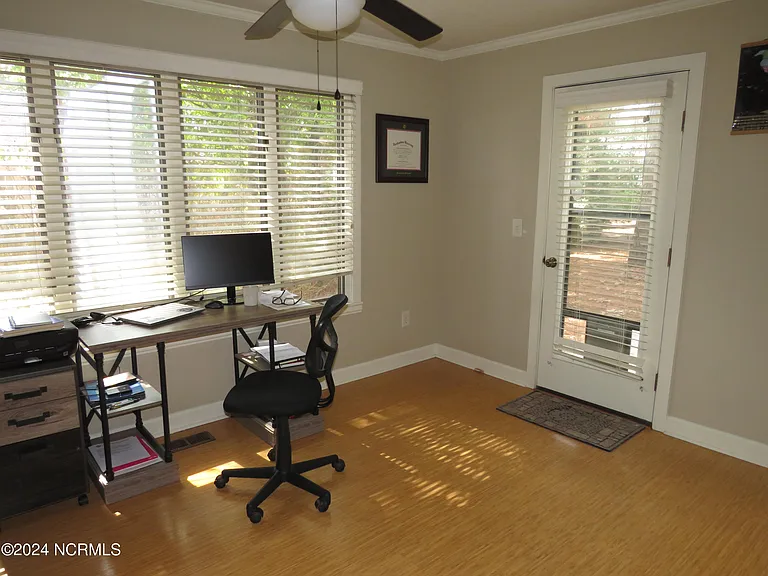 16 Cameron Ln — Photo 18
