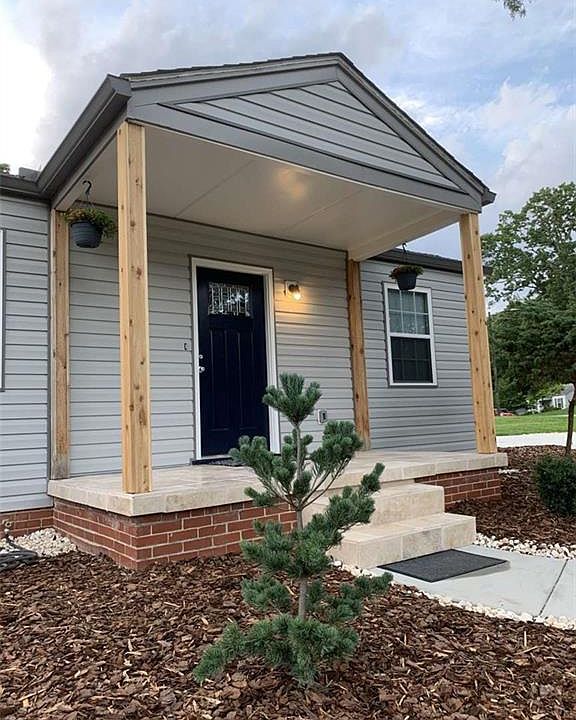 1st image of 2701 Shady Lawn Dr