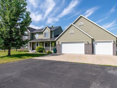 6202 15th St N, Fargo, ND, 58102