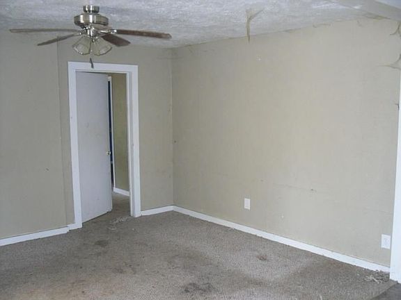 2nd image of 405 E Flournoy St