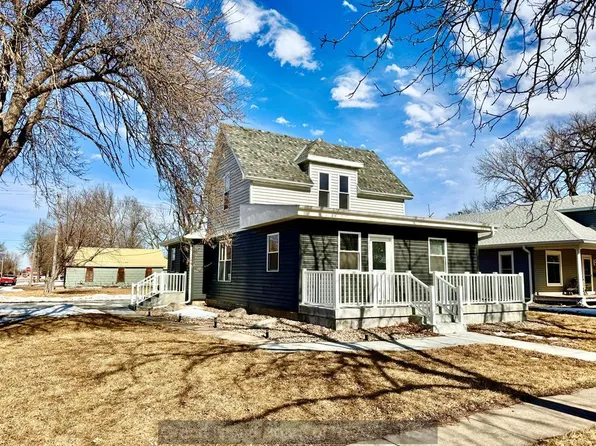 312 W 12th St, Wood River, NE 68883
