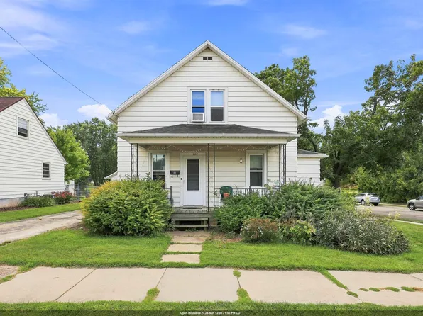 703 Park Ave, Little Chute, WI 54140