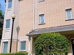 28 Rosebank Dr #1502, Toronto, ON M1B 5Z1