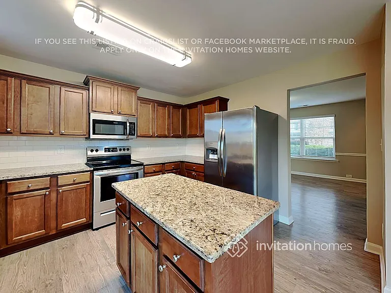 925 Donington Cir — Photo 8