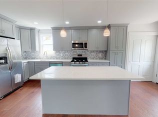 14 Summer Ln, Amityville, NY 11701