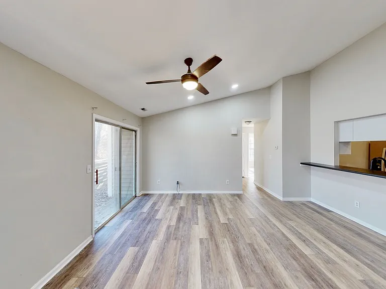 9617 Vinca Cir #G — Photo 9