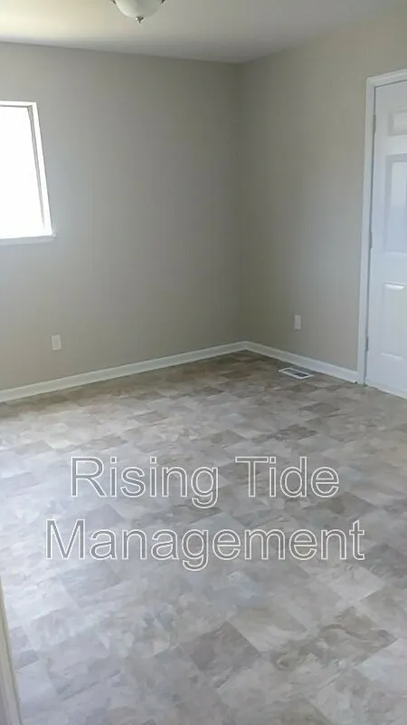3 bed, 2.0 bath, 1320 sqft, $1,275 — Photo 3