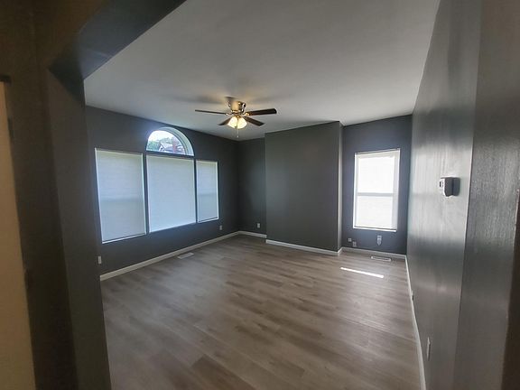 Living Room (could be used as another bedroom)