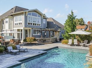 10 Amato Dr, Wethersfield, CT 06109