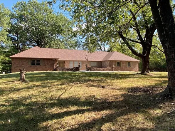 991 S Mitchell St, Warrensburg, MO 64093