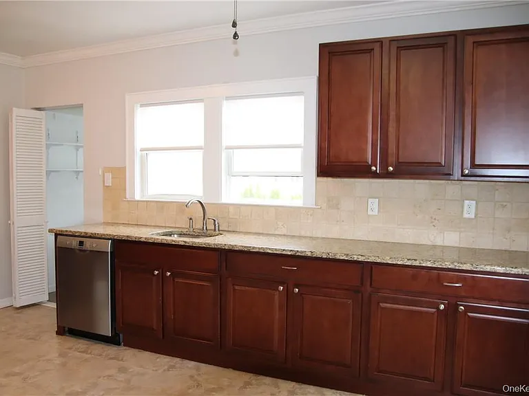 204 Lakeview Ave — Photo 7