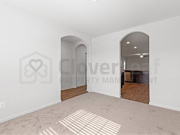 5th image of 105 Allington Cir