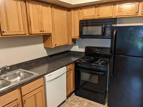 3rd image of 44411 Newburyport Dr