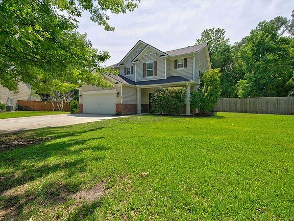 5th image of 405 Principal Ct