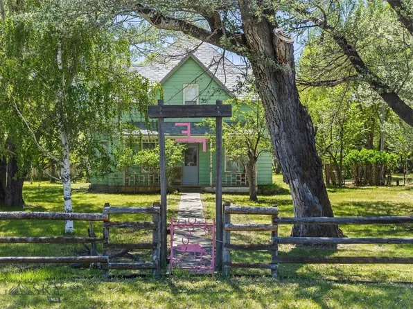 156 Parrot Castle Rd, Whitehall, MT 59759
