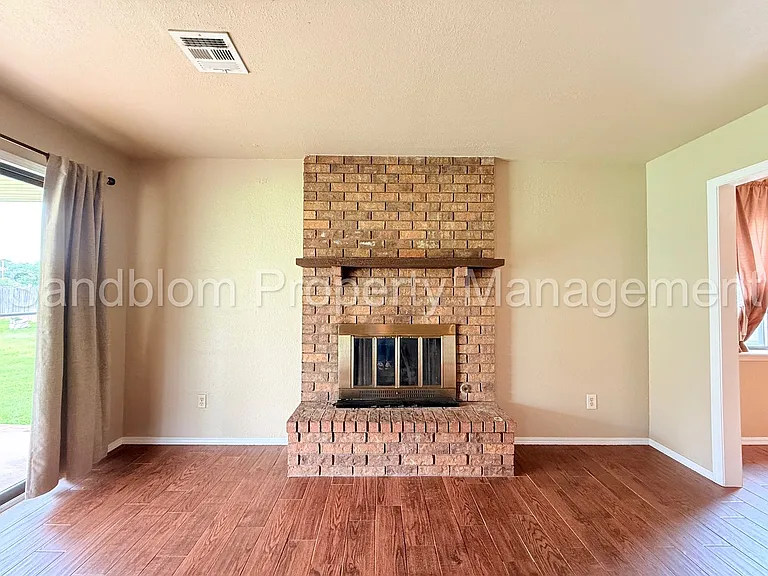 1702 S Nogales Ave — Photo 5