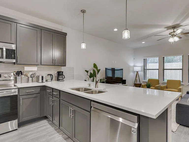 1525 Doyle Ave — Photo 10
