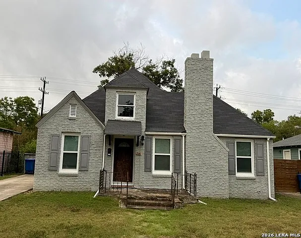 2 bed, 1.0 bath, 1217 sqft, $1,595 — Photo 1
