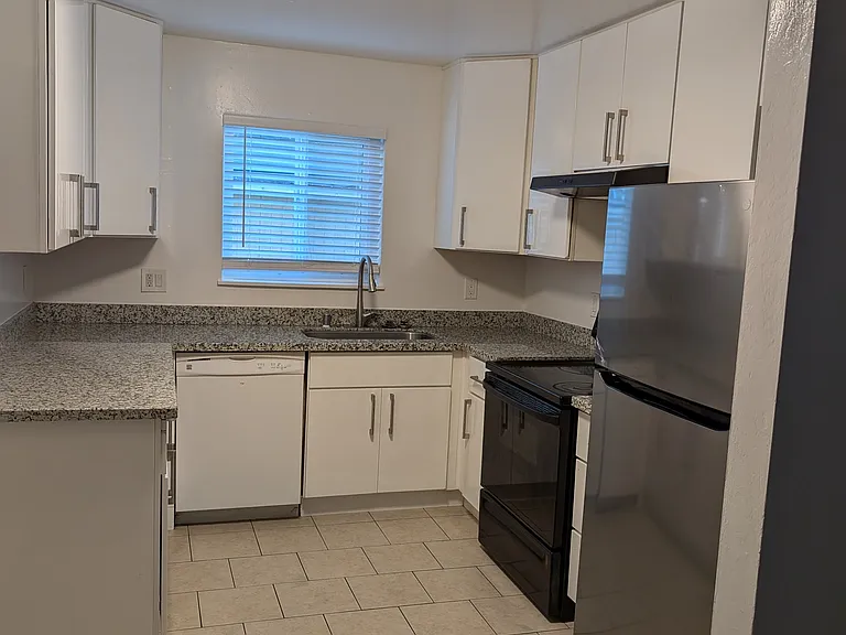 15991 Mateo St #3 — Photo 4