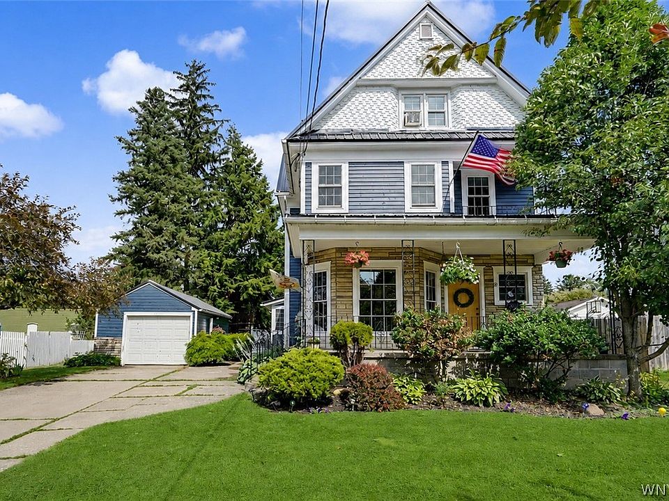 1st image of 18 Maple St