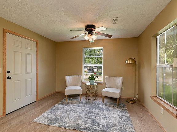 4th image of 1130 S Crutcher Avenue