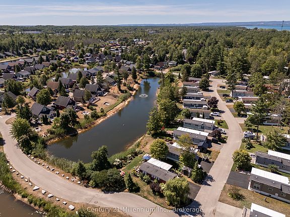 3rd image of 19 White Pines Trl