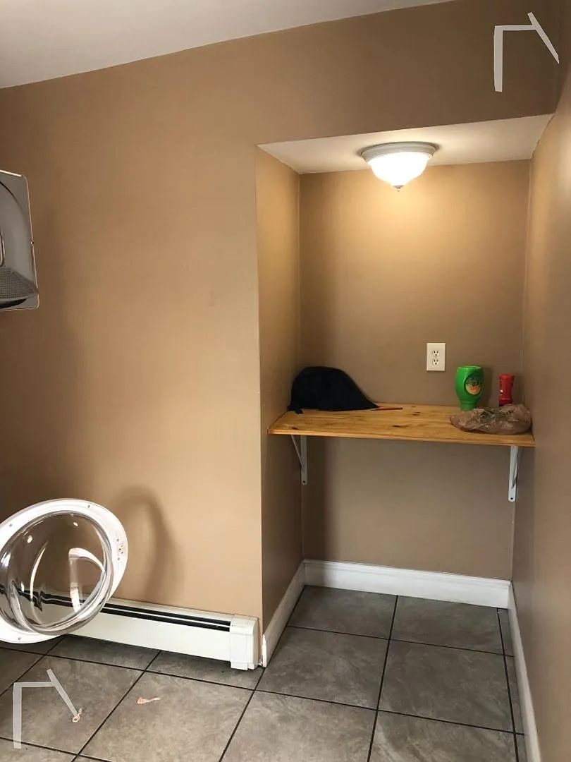 Central Allston Location, Pets Friendly, Stainless Steel Kitchen Appliances, Laundry, Parking for... — Photo 3