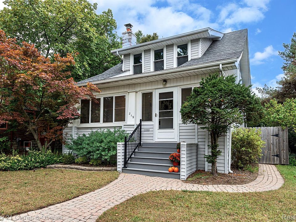 1st image of 219 Hawthorn Ave