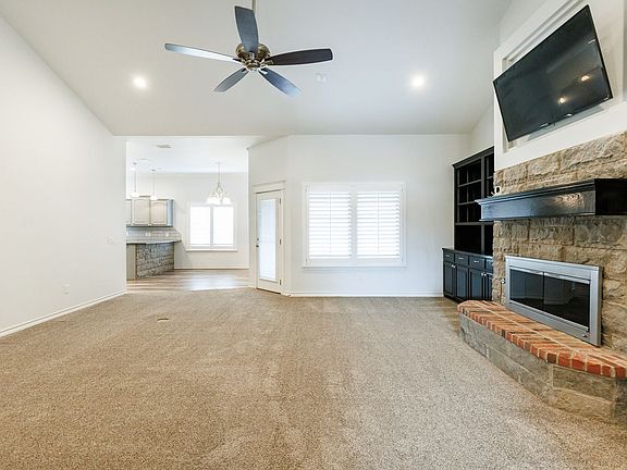 4th image of 208 Berkshire Ave