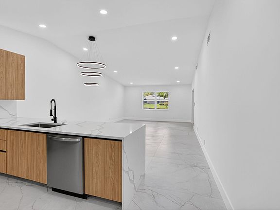 3rd image of 8282 Springlake Drive