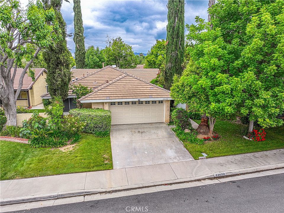 23532 Platina Dr, Santa Clarita, CA 91355