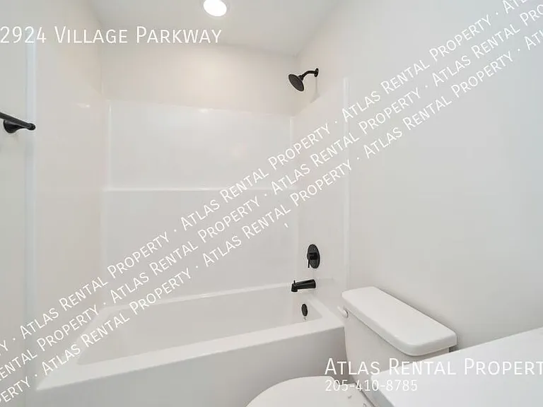 22924 Village Pkwy — Photo 22