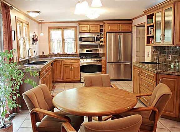 2nd image of 613 Fairmont Dr