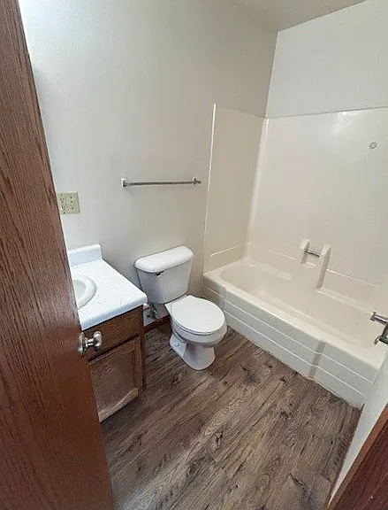 200 E Krych St #18 — Photo 3