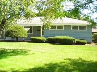 200 Hibiscus Dr, Syracuse, NY 13212