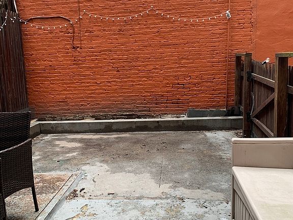 4th image of 501 1/2 E 83rd St #1RW