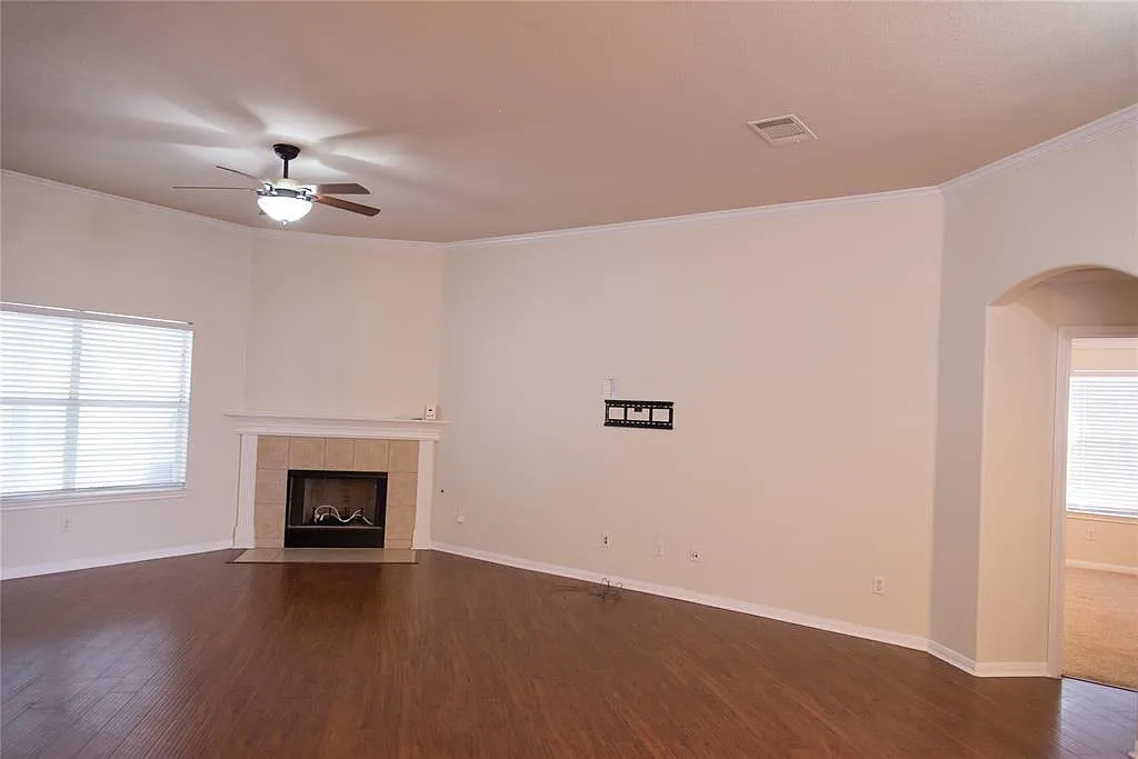 Building Photo - 808 NW Broken Trace Ct
