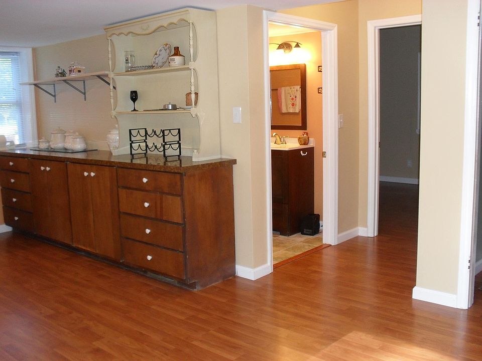 2nd image of 3232 Luther Rd #Basement