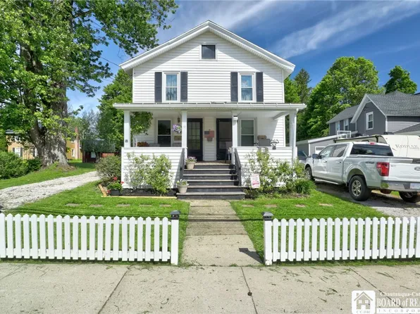 10 Evans St, Mayville, NY 14757