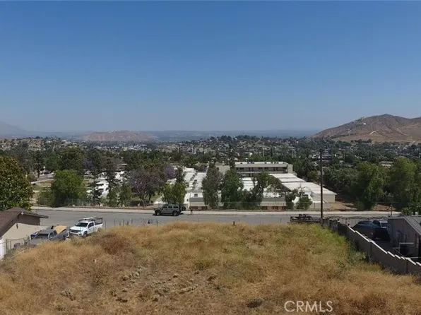 3829 Scenic Dr #4, Riverside, CA 92509