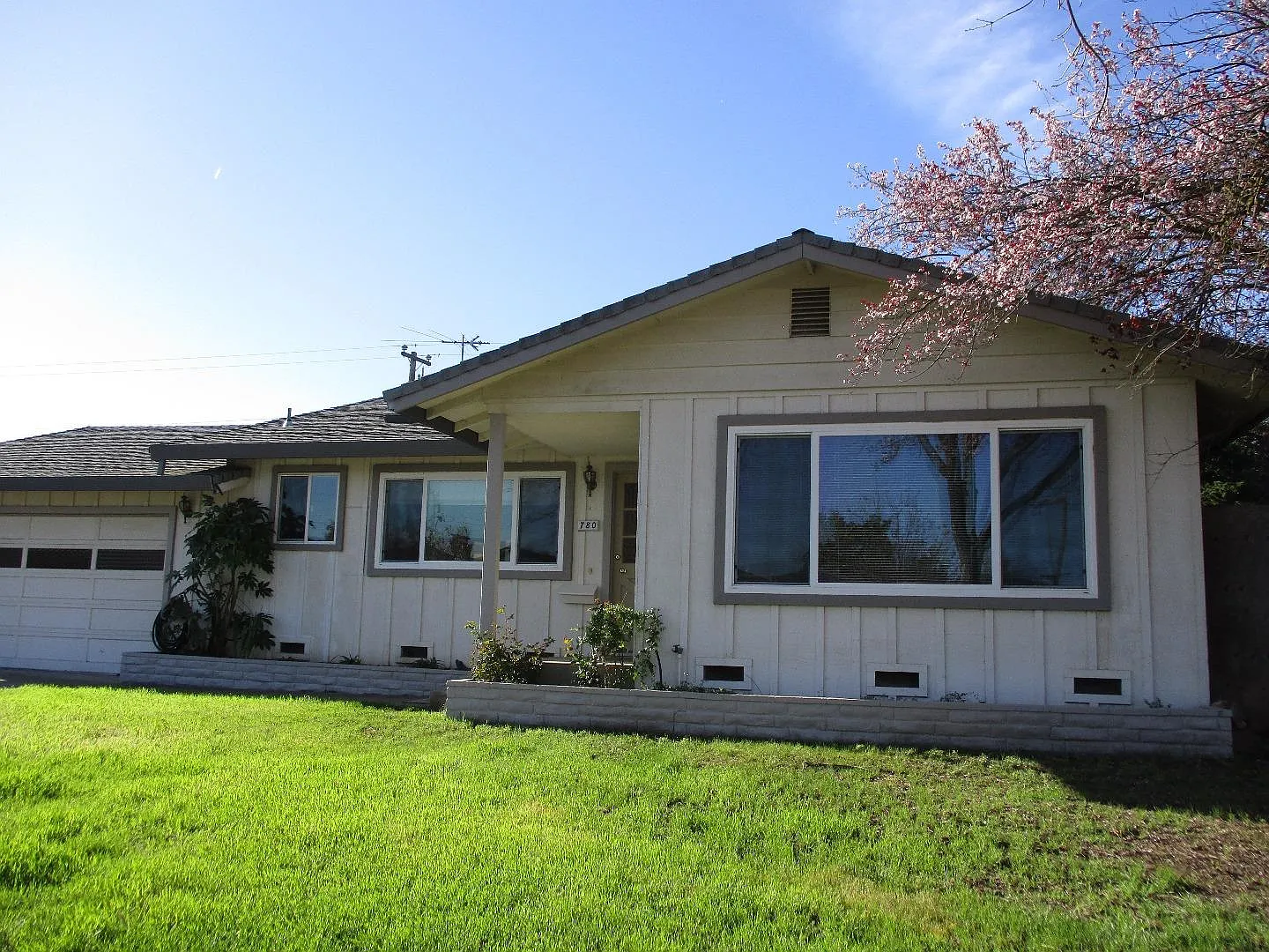 780 Gary St photo 1