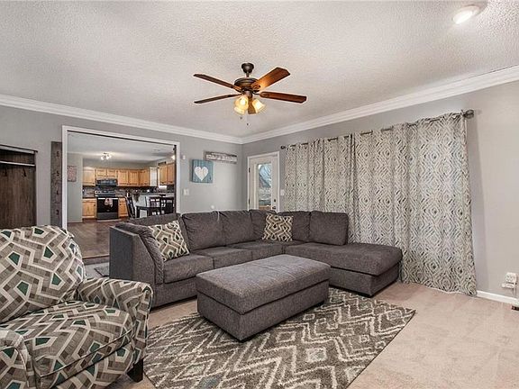 4th image of 2504 N 109th Ter